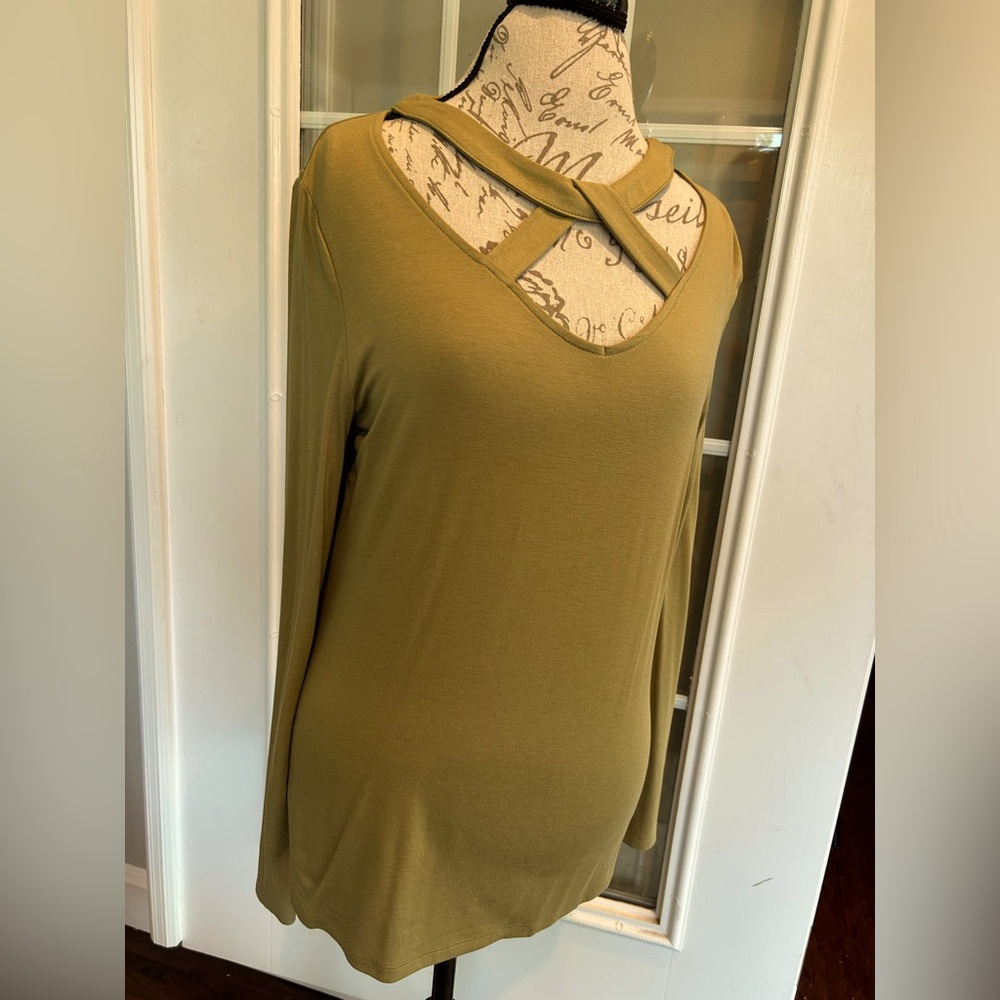 INC International Concepts women’s shirt size Large